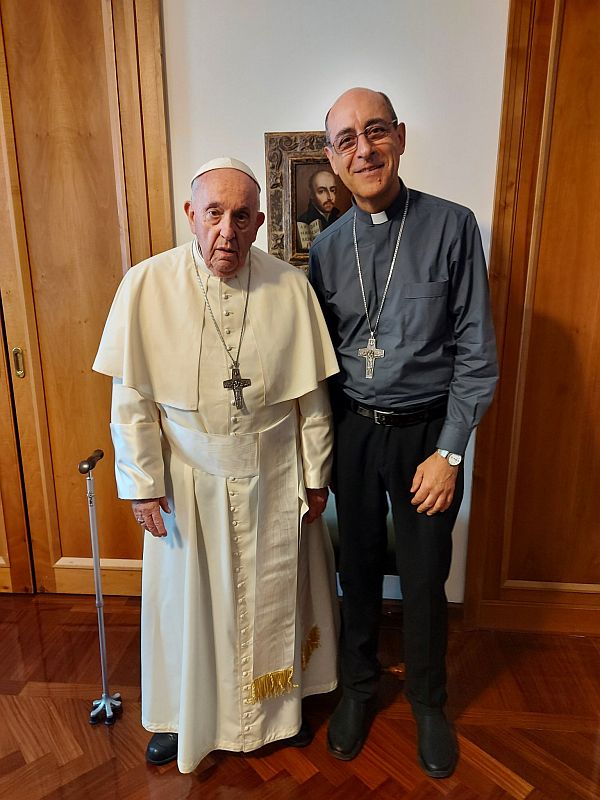 Papst Franziskus und Fernandez vor einem Bild des hl. Ignatius